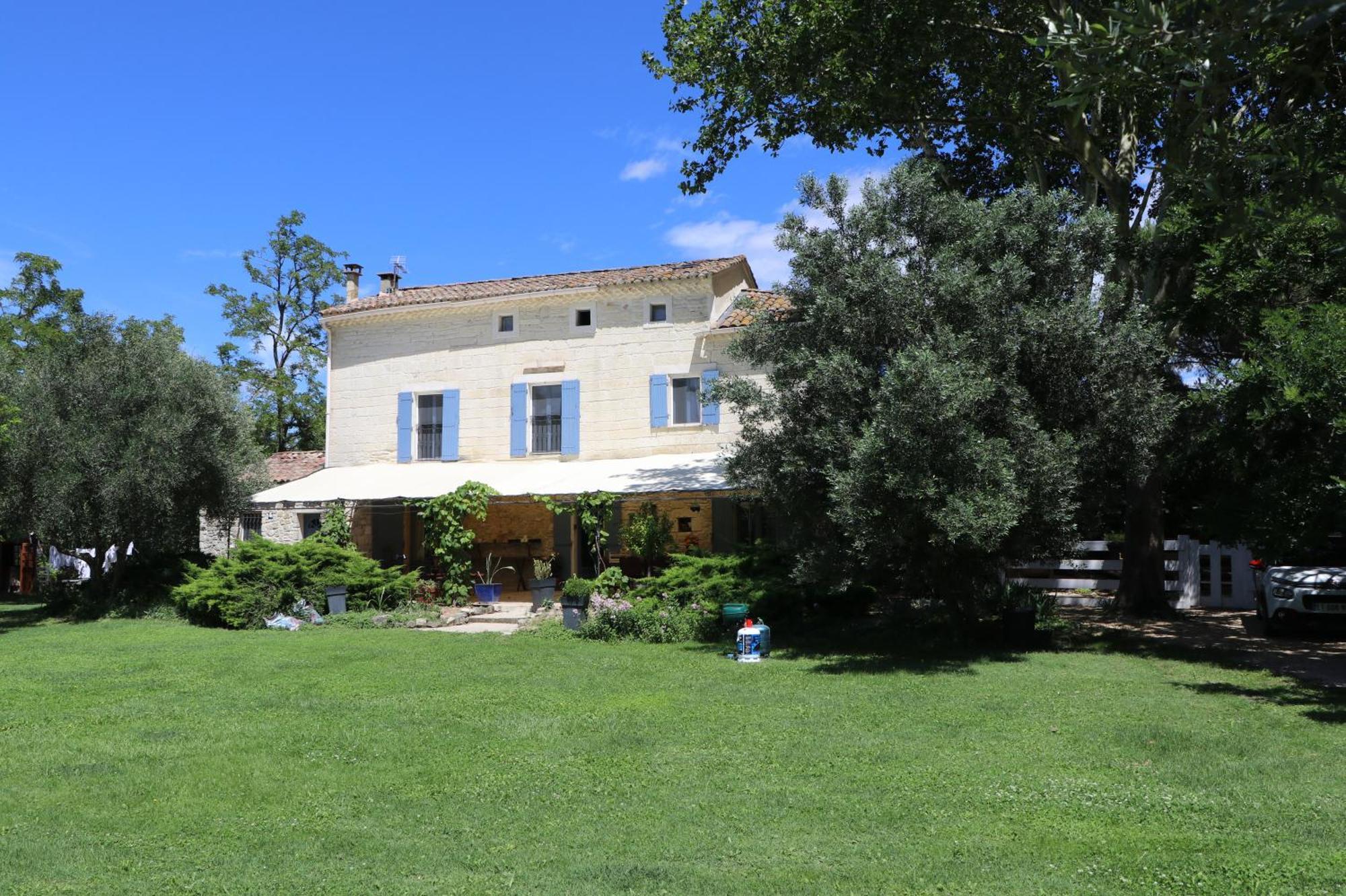 Le Mas Des Cerisiers Jacuzzi Et Sauna Inclus Pour Tous Les Logements Avignon Buitenkant foto